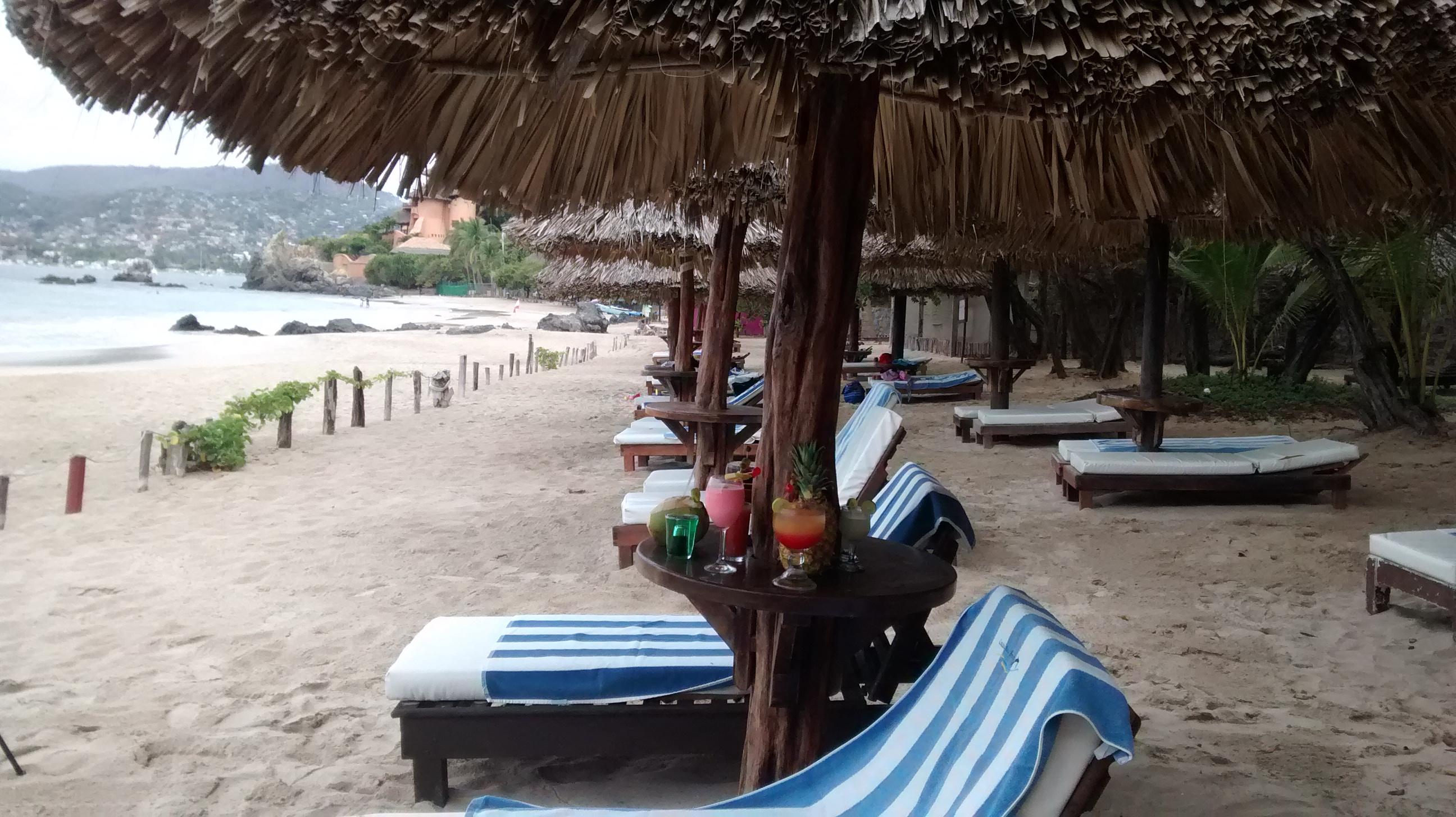 Hotel Catalina Beach Resort Zihuatanejo Zewnętrze zdjęcie